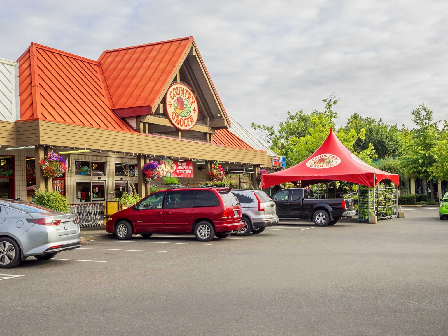 Royal Oak Shopping Centre Hansbraun Investments ltd.