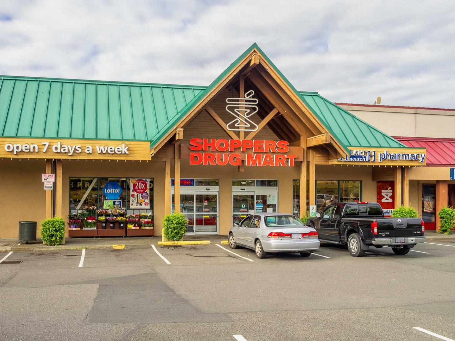 Royal Oak Shopping Centre Hansbraun Investments ltd.